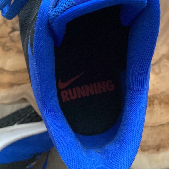 Nike running shoes - Picture 3 of 5